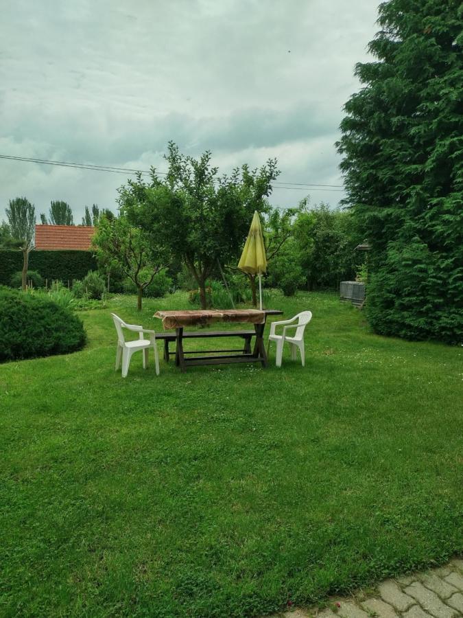 Ibolya Apartman Apartment Badacsony Bagian luar foto